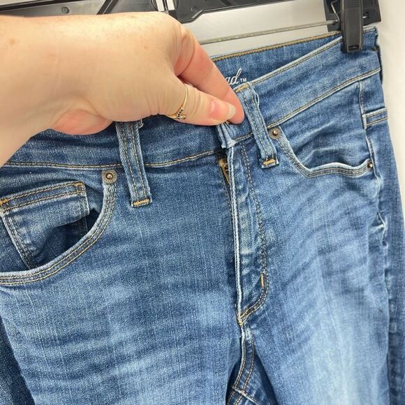Universal Thread Womens Distressed Jeans Highest Rise Skinny Medium Wash 26 / 2 - Picture 4 of 10